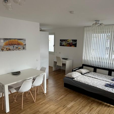 Hauptbahnhof Ferienwohnung Am Park Wenen Buitenkant foto