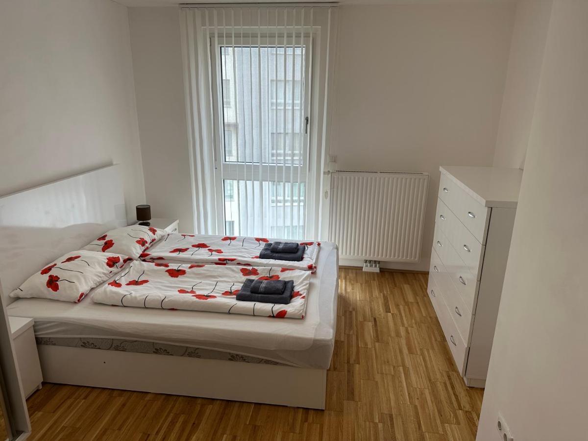Hauptbahnhof Ferienwohnung Am Park Wenen Buitenkant foto