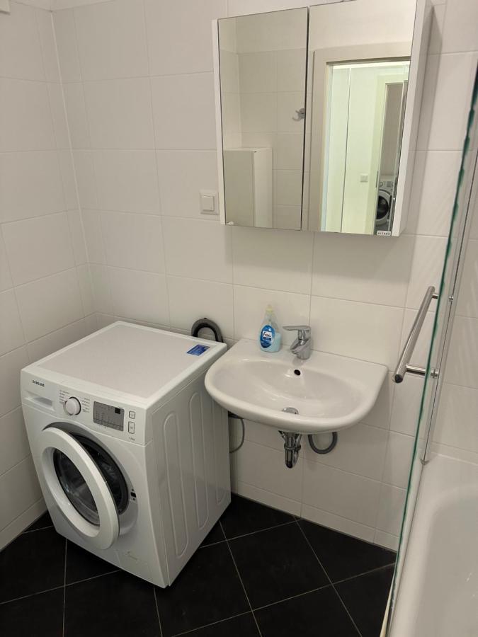 Hauptbahnhof Ferienwohnung Am Park Wenen Buitenkant foto